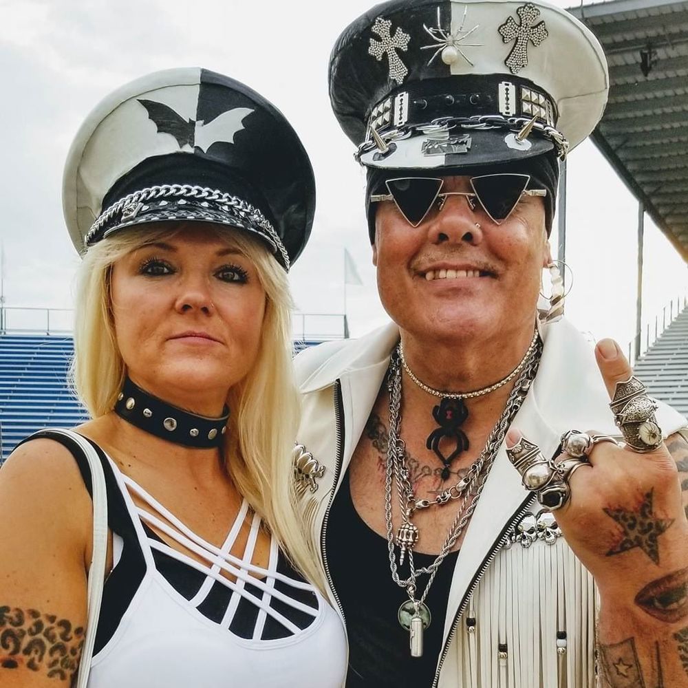 Meet your Posher, Harvey